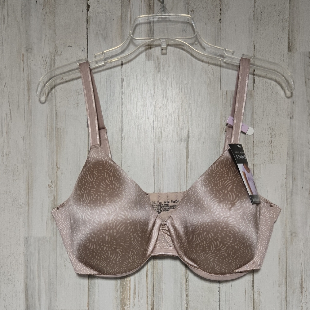 New with tag Bali One Smooth UR Smoothing Concealing Underwire Bra 38D